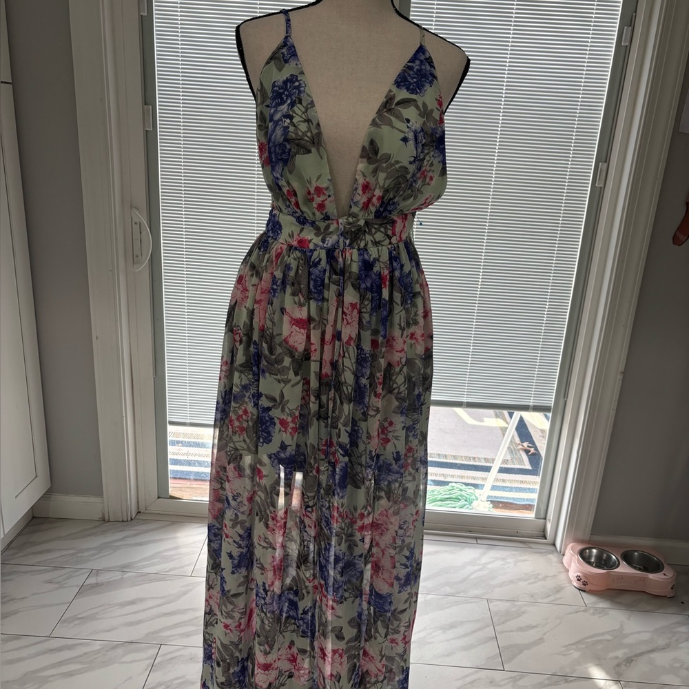 UK2LA /vestido de Flores / Size 2